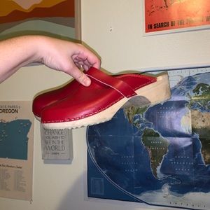 Red clogs